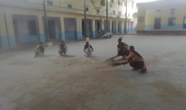 रीट परीक्षा के मद्देनजर स्वयंसेवकों ने विद्यालय परिसर में की साफ-सफाई