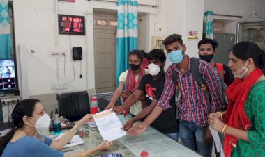 अखिल भारतीय विद्यार्थी परिषद भीलवाड़ा के कार्यकर्ताओं द्वारा ऑनलाइन आवेदन की हार्डकॉपी की अंतिम तिथि बढ़ाने की मांग को लेकर सोपा ज्ञापन