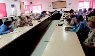 जिला प्रशासन ने रीट की तैयारियों को दिया अंतिम रूप , जिले के समस्त उपखंड अधिकारियों व पुलिस  अधिकारियों के साथ की बैठक