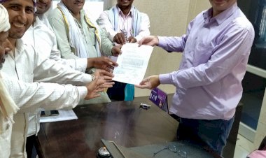 कठूमर सरपंच संघ ने विभिन्न मांगो के संदर्भ मे एसडीएम व बीडीओ को सौपा ज्ञापन