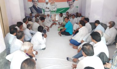जिला कांग्रेस कार्यालय अलवर में महात्मा गांधी एवं लाल बहादुर शास्त्री की मनाई गई जयंती