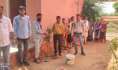 वृक्षारोपण कर मनाई महात्मा गांधी व लाल बहादुर शास्त्री की जयंती