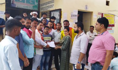युवा मोर्चा ने ज्ञापन सौंपकर रीट परीक्षा निरस्त करने व शिक्षा मंत्री को बर्खास्त करने की मांग