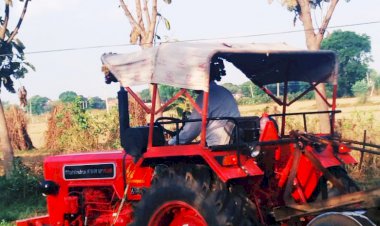 बिजली के ढीले व झूलते तार दे रहे हादसे को न्यौता, जिम्मेदारो ने साधी चुप्पी