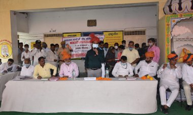 हुरड़ा क्षेत्र के भादवो की कोटडी में आयोजित ’प्रशासन गांव के संग’ अभियान का जिला कलक्टर ने किया निरीक्षण