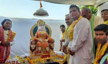 डीग में महाराजा अग्रसेन की प्रतिमा का अनावरण और धर्मशाला की रखी आधारशिला