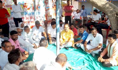 सोडावास बाजार पूर्ण रुप से 12 बजे तक रहा बंद, जिला कलेक्टर के नाम तहसीलदार को सौंपा ज्ञापन