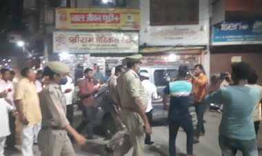 लखीमपुर खीरी में मारे गए किसानों की याद में निकाला कैंडल मार्च