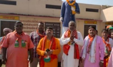 भाजपा प्रत्याशी पप्पू धोबी ने कस्बे मे निकाली चुनावी रैली
