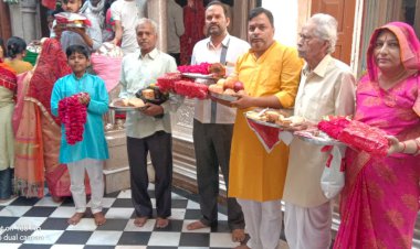 अष्टमी को मां शाकंभरी सेवा समिति के तत्वाधान में माता को सिरा पूड़ी का लगाया भोग