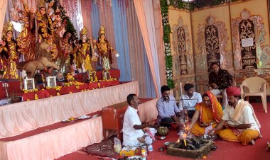 अष्टमी पर रामझरोखा में हवन, पूजन के सप्तशती चंडी यज्ञ मे नव दुर्गा सहित देवताओं का हुआ आवाहन