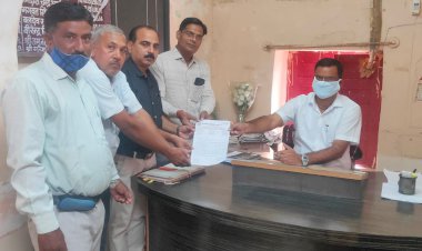 राजस्थान शिक्षक संघ राष्ट्रीय ने एसडीएम को सौंपा ज्ञापन
