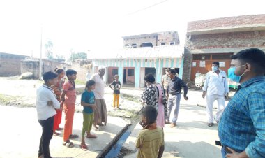 एडीएम ने किया डहरपुर कलां का दौरा, प्रधान सहित ब्लाक कर्मियों को लगाई कड़ी फटकार