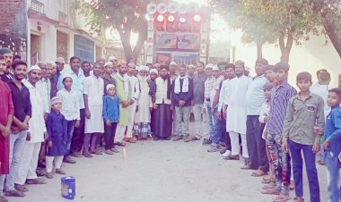 हर्षोल्लास से मनाया जश्ने ईद मिलादुन्नबी का त्योहार, सावर की प्रमुख मस्जिद में नमाज अदा कर गले मिल बांटी खुशियां