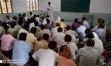 बीएलओ व सुपरवाइजरों को दिया विशेष प्रशिक्षण
