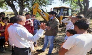 प्रशासन गांव के संग अभियान राफ में सरकारी विधालय के खेल मेदान से आठ वर्ष पुराना अतिक्रमण हटाया