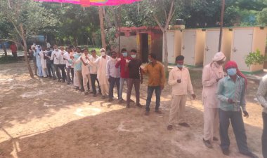 पंचायतीराज के चुनाव प्रक्रिया को लेकर के क्षेत्र के 20 वार्ड के76 प्रत्याशियों  का भाग्य मतदान ईवीएम में बंद