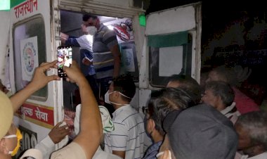 परीक्षार्थीयों से भरी बस सडक पुलिया की खाई में गिरी, एक की मौत व 21 घायल