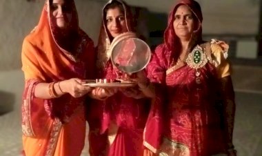 करवा चौथ के चंद्रमा को सुहागिनों ने अर्घ्य देकर पूजा अर्चना की
