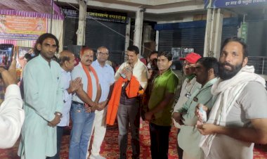 सुंदरकांड कथा वाचक मंडल बर्डोद का स्मृति चिन्ह देकर किया गया सम्मान