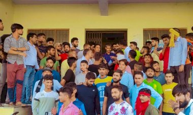 गुर्जर समाज द्वारा सम्राट मिहिर भोज की मूर्ति की स्थापना पर प्रतिबंध लगाने की मांग को लेकर क्षत्रिय समाज ने दिया एसडीएम को ज्ञापन