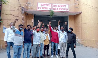 अवैध बजरी खनन व ओवर लोडिंग पर रोक व रोयल्टी चालू करने के लिए सौपा ज्ञापन