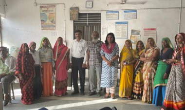 वसुधा जन विकास संस्थान की पहल के तहत स्वयं सहायता समूह की महिलाओं को स्वरोजगार के लिए दिलाया गया लोन