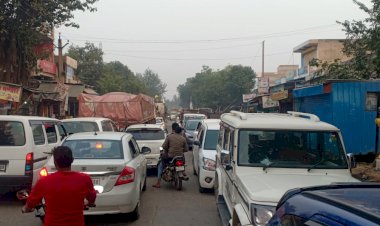बहरोड़ डिएसपी के सख्त निर्देशों के बाद भी नहीं हुआ जाम की समस्या का समाधान, व्यापारी वर्ग ए़ंव आमजन त्रस्त