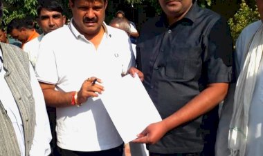 विद्युत ट्रांसफार्मर को अन्यत्र शिफ्टिंग करने के लिए विधायक ने एक लाख 96 हजार रुपए की दी स्वीकृति
