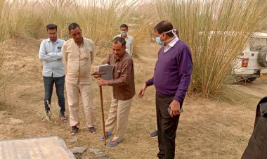 जिला कलक्टर ने किया मलसीसर उपखंड का दौरा, जताई नाराजगी