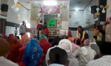 श्याम मंदिर में मनाया बाबा श्याम का जन्मदिन, स्पेशल कलाकंद से बने केक का लगाया भोग