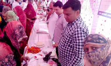 साैख मे प्रशासन गांव के संग अभियान के दाैरान हटवाया अतिक्रमण