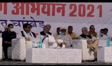 जनप्रतिनिधि हो या अधिकारी सब जनता के सेवक, मुख्यमंत्री गहलोत ने चांखेड़ गांव में प्रशासन गांवो के संग में की शिरकत