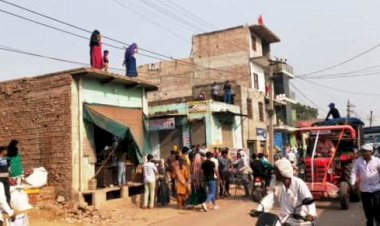 रास्ते बाइक को हटाने को लेकर दो समुदाय विशेष के लोगो मे जमकर हुई लाठी भाटा जंग, बाजार मे छूटपुट लूटपाट