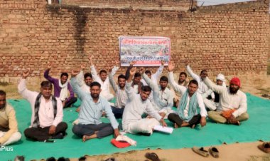 पैराटीचरो का धरना 10वें दिन भी रहा जारी