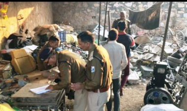 रेलवे पुलिस ने स्टेशन से समान चोरी करने वाले चोर को दबोचा, पहाड़ी में कबाडे के दुकान की ली तलाशी