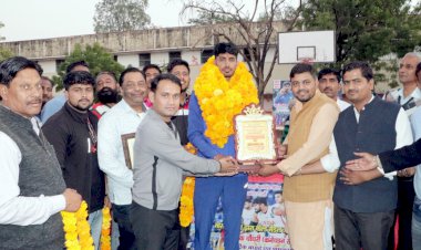 दक्षिणी एशियाई बास्केटबॉल के विजेता दीपक चौधरी का शाहपुरा में अभिनंदन