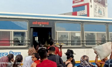 बस स्टैंड पर गाड़ियों में चाय नाश्ता बेचने वाले से यात्रीगण परेशान