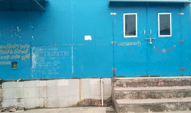 5 दिन से आरओ खराब होने से लोग पैसे से पानी खरीद कर पीने को मजबूर