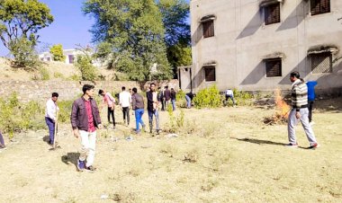 टोडरमल पीजी महाविद्यालय में राष्ट्रीय सेवा योजना के एक दिवसीय शिविर का हुआ आयोजन, छात्र छात्राओं ने किया श्रमदान