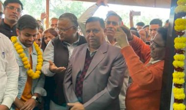 फ़िल्म अभिनेता जीतू ने रिबन काट कर भीम लाइब्रेरी का लोकार्पण