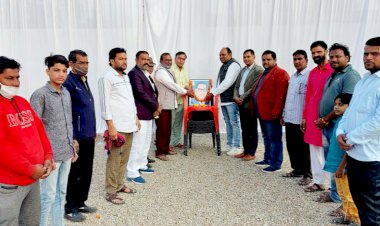 कांग्रेसी कार्यकर्ताओं ने बाबा साहब अंबेडकर की पुण्यतिथि मनाई