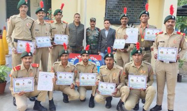 महाराष्ट्र ट्रेकिंग कैंप से लौटे एनसीसी कैडेट का एनसीसी यूनिट ने किया स्वागत
