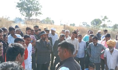 करोड़ों की जल जीवन मिशन योजना में पड़ी खटाई, सरपंच की मौजूदगी में बांडिया नाला ढाणी के लोगों ने रुकवाया बोरवेल कार्य