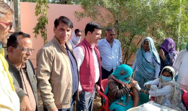 कोरोना संक्रमण को लेकर प्रशासन अलर्ट, एसडीएम ने किया वैक्सीनेशन स्थल का निरीक्षण