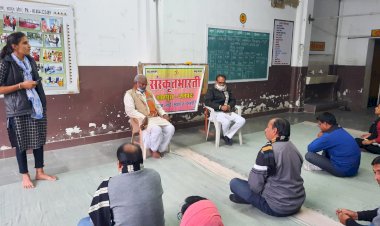 ज्ञान भक्ति और कर्म के मार्ग को प्रशस्त करती है गीता - कुमावत