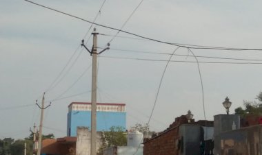 निजी स्कूल की बस टूटकर गिरा हाईटेंशन लाइट का तार ,  बड़ा हादसा होने से बाल-बाल बचा