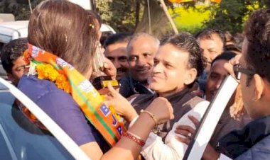 पूर्व मुख्यमंत्री वसुंधरा राजे का पूर्व विधायक व खेडली नगरपालिका चेयरमैन के नेतृत्व मे किया भव्य स्वागत