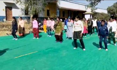 शिक्षिकाओ को प्रशिक्षण मे सीखाऐ बचाव के गुर