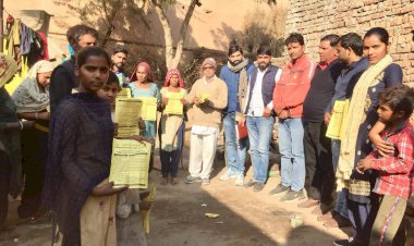 गाडिया लोहार सम्मेलन में आमंत्रण के लिए दिए पीले चावल